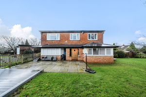 Decking area- click for photo gallery